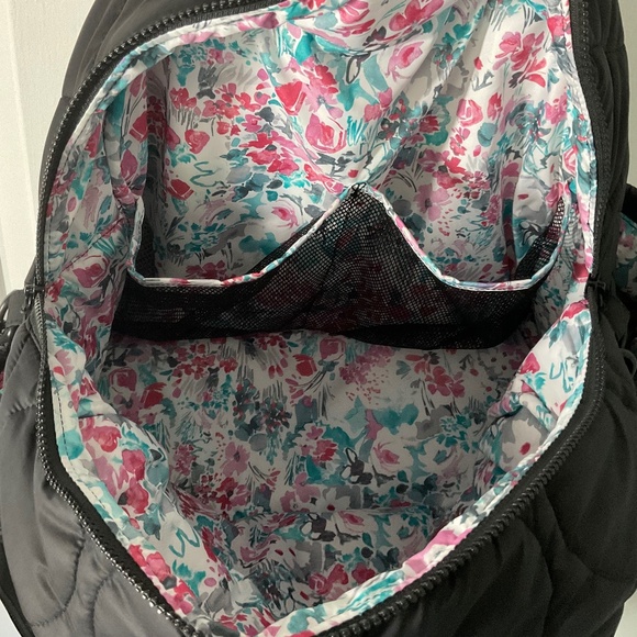 Vera Bradley Women’s Featherweight Travel Bag - Picture 4 of 15